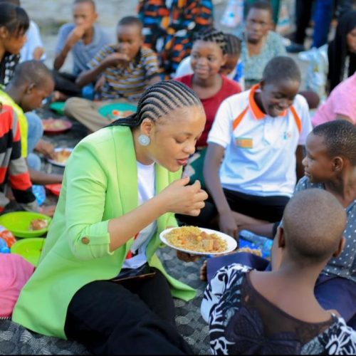 Delivering 140 Mattresses and Food to Orphans – Simama Mwanamke Foundation (16)