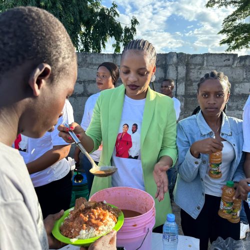 Delivering 140 Mattresses and Food to Orphans – Simama Mwanamke Foundation (4)